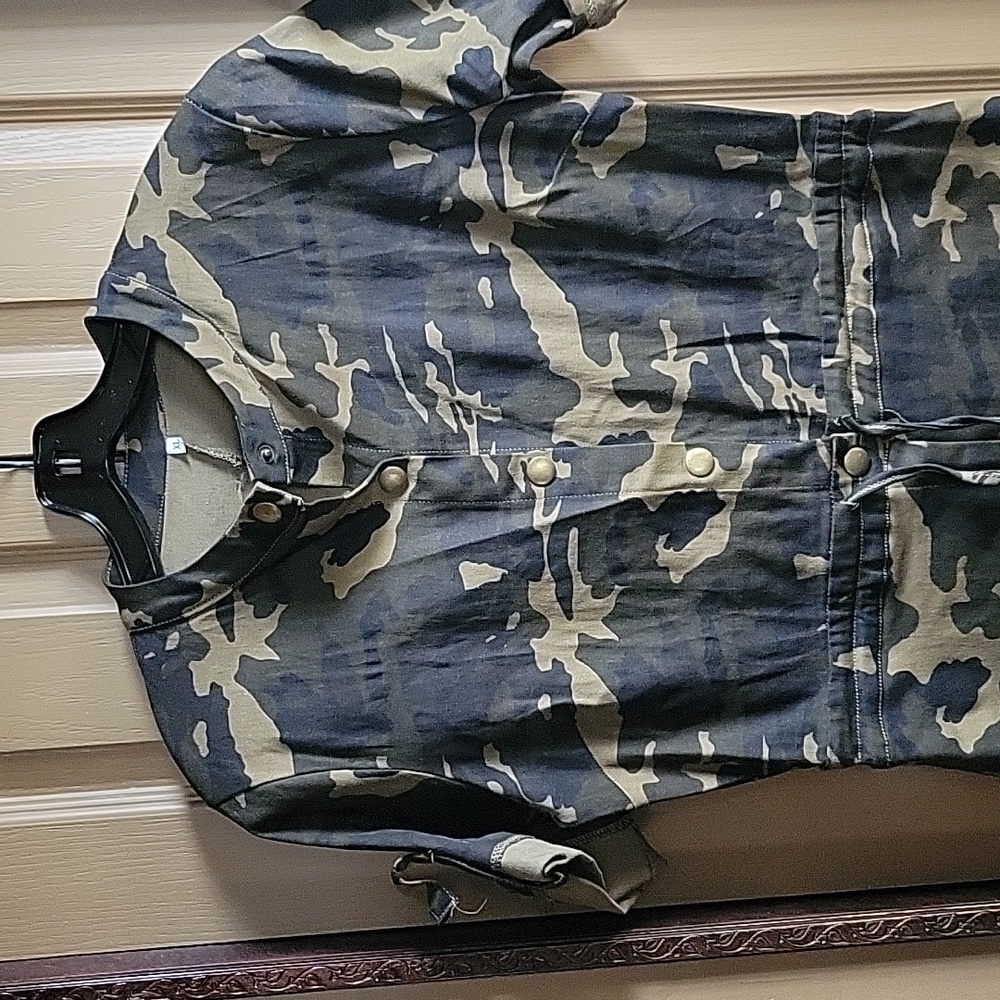 GREEN CAMOUFLAGE EUC ROMPER
